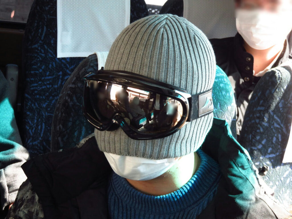 スキー旅行1日目・バス内